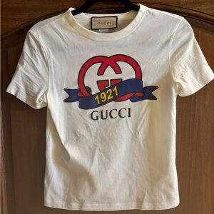 Women’s Gucci T worn only twice size small!